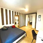 アパート Hh Hermoso Housing Serravalle *