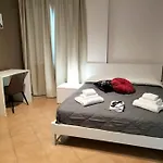 Hh Hermoso Housing Serravalle