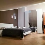 Hh Hermoso Housing Serravalle アパート