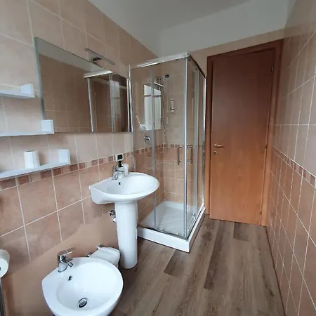 Hh Hermoso Housing Serravalle *